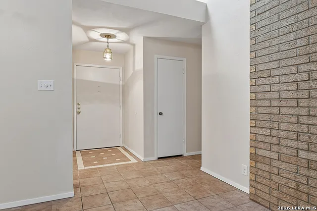 3 bed, 2.0 bath, 1531 sqft, $1,700 — Photo 3