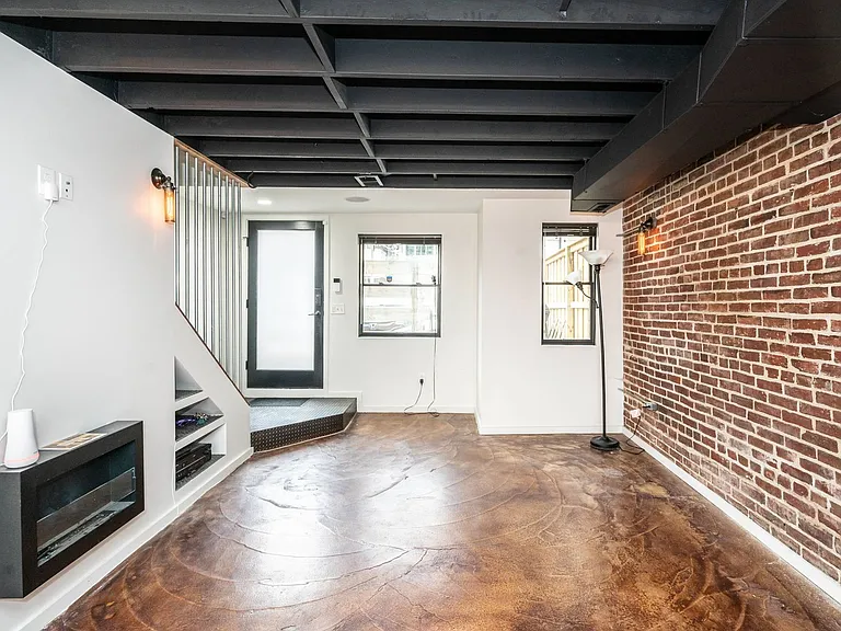 811 T St NW — Photo 47