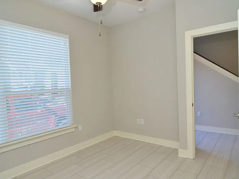 2921 Bond Dr — Photo 8