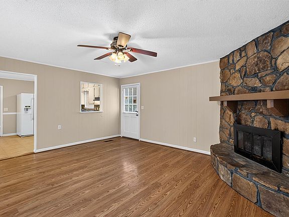 3rd image of 5148 Darlene Dr