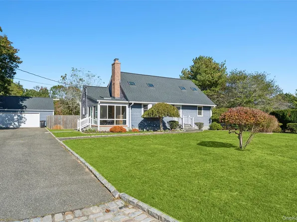 15 Cedar Street, Center Moriches, NY 11934