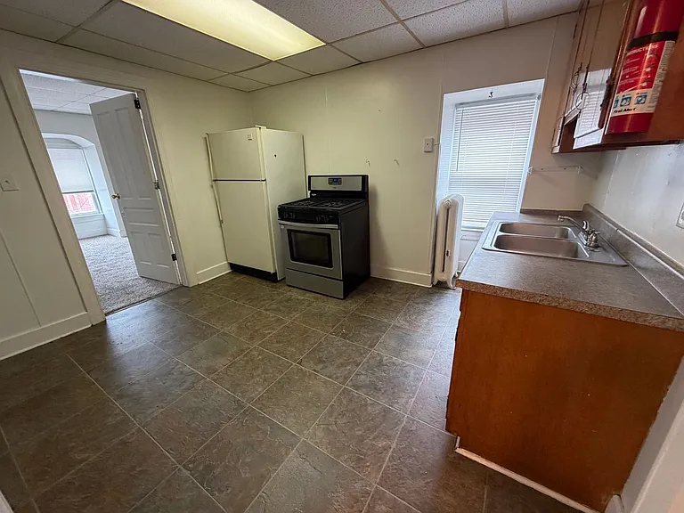 827 E Prospect St — Photo 2