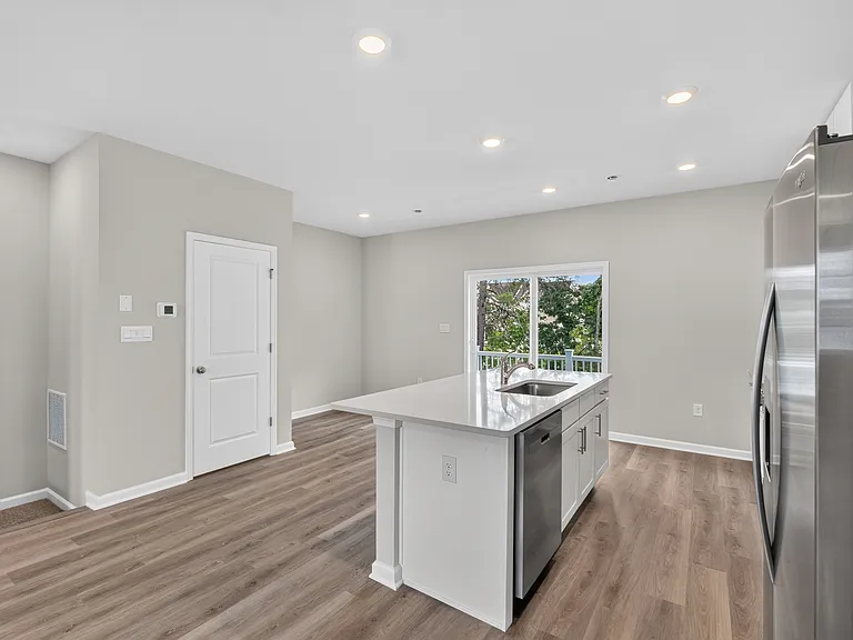 149 Essex Dr — Photo 14