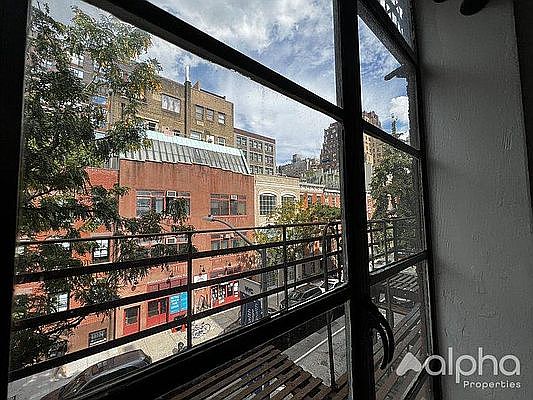 5th image of 228 W 13th St APT 3B