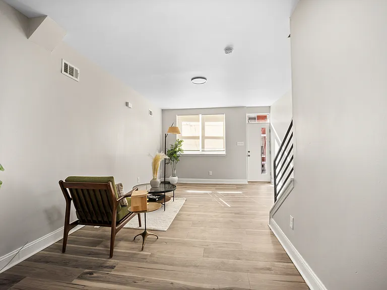 2043 Pierce St — Photo 9