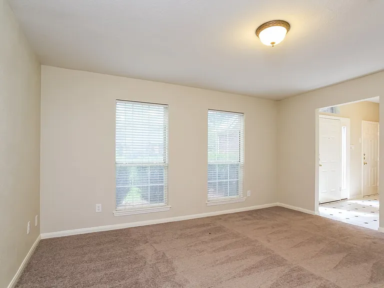 20914 Lake Park Trl — Photo 2