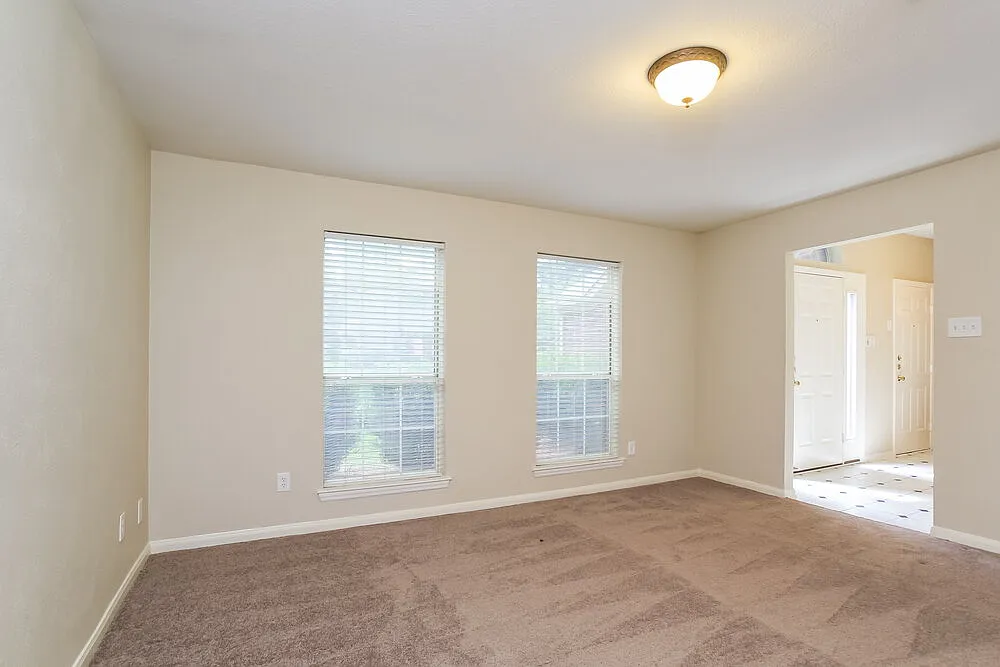 Building Photo - 20914 Lake Park Trl