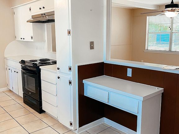 5th image of 2222 Seracedar St