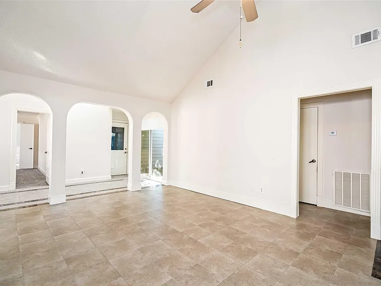 16054 Hidden Acres Dr — Photo 20