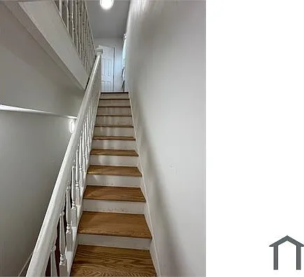 5208 Dix St NE — Photo 15