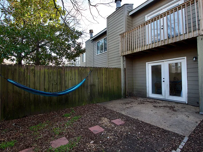 210 N Ross St #A — Photo 29