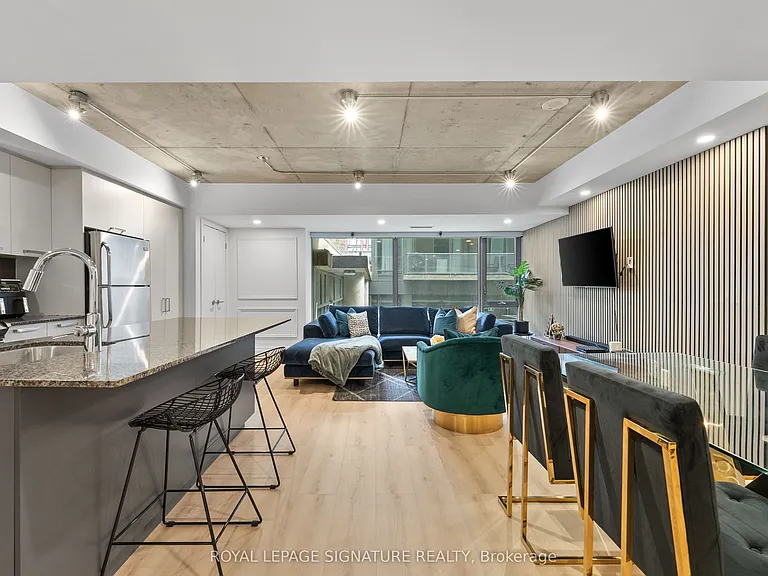 95 Bathurst St #109 — Photo 3