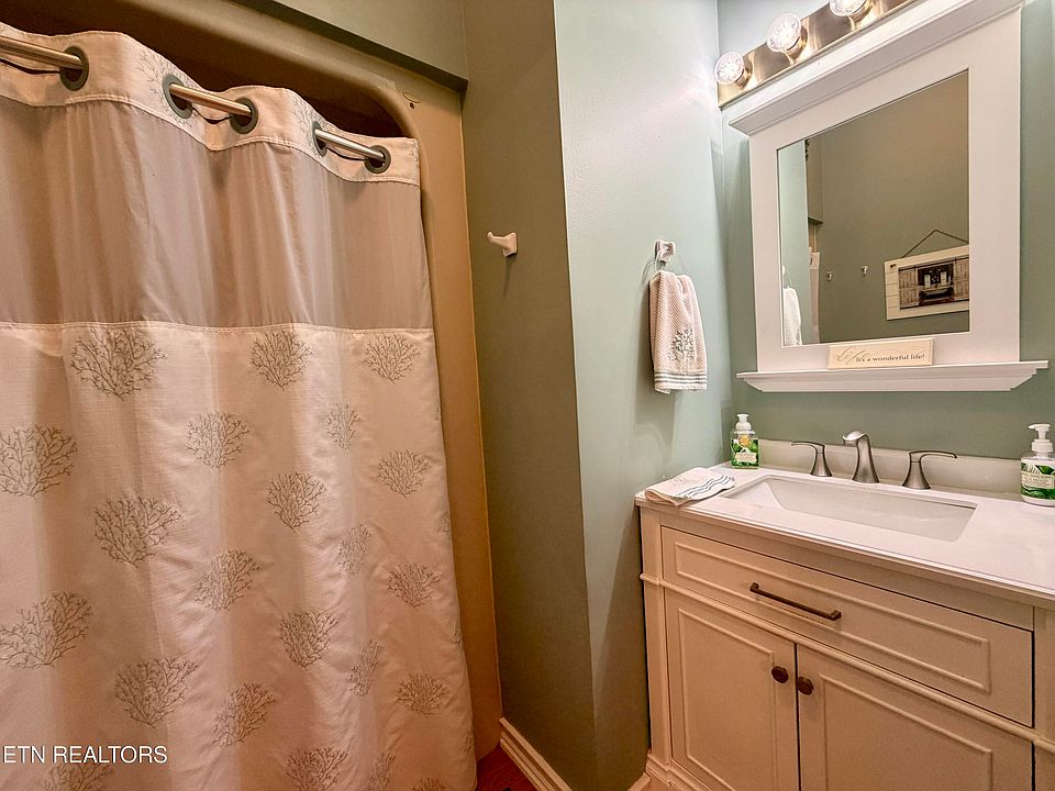 31st image of 630 Kenny Brook Ln