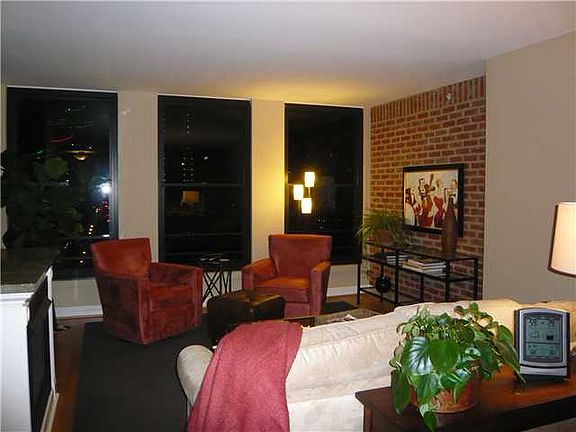 4th image of 500 W Harbor Dr Unit 1211