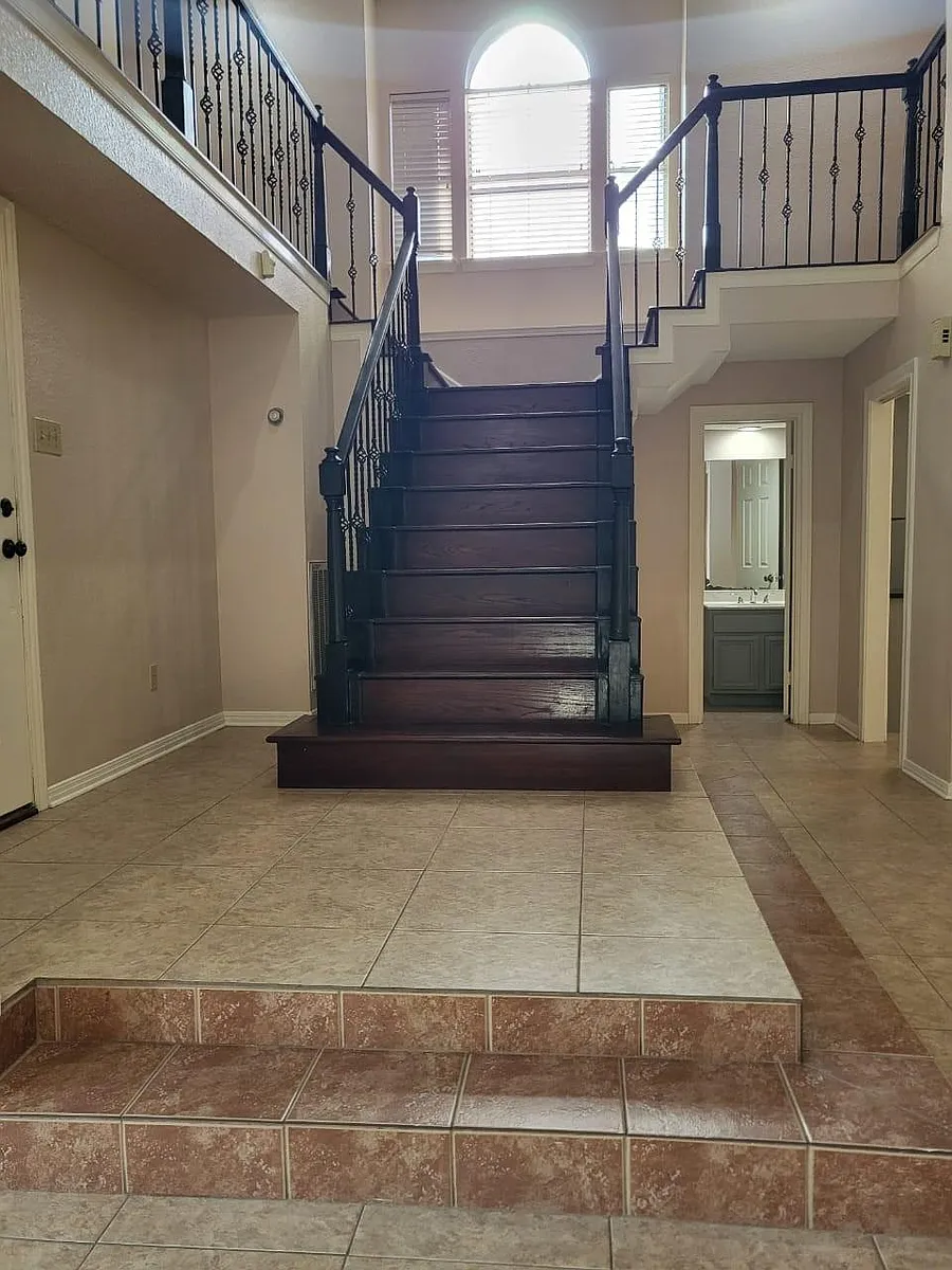 Building Photo - 14810 Rancho Vista Dr