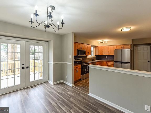 3rd image of 24 Kenwood Dr