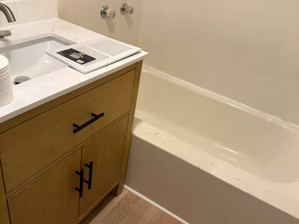 3660 S 46th St, Milwaukee, WI 53220