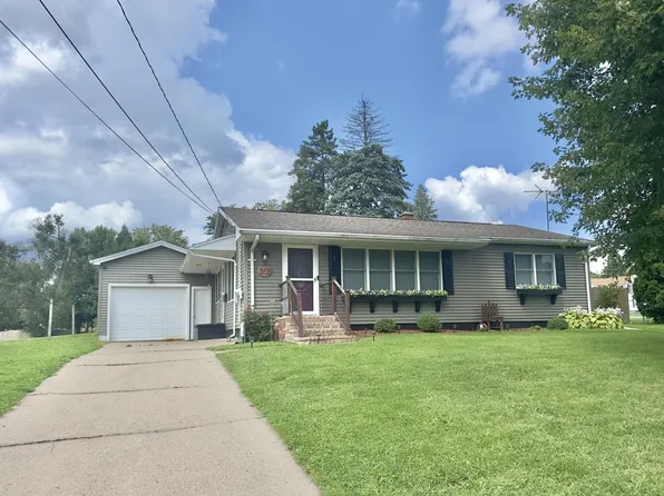 203 Ash Ave, Morrison, IL 61270