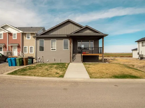 82 E Prairie Gold St, Taber, AB T1G 0E8