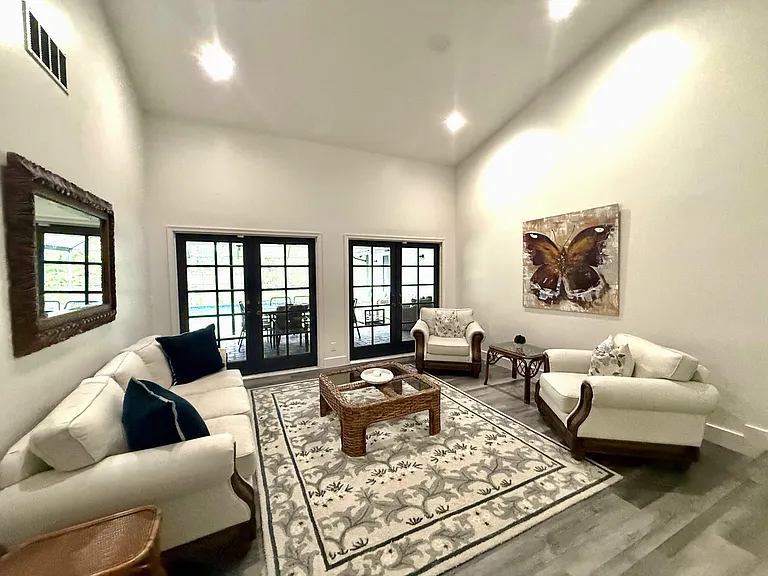 325 Knotty Wood Ln — Photo 5