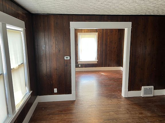 5th image of 2211 18th St NE