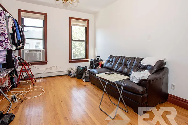 Rented by EXR | media 13