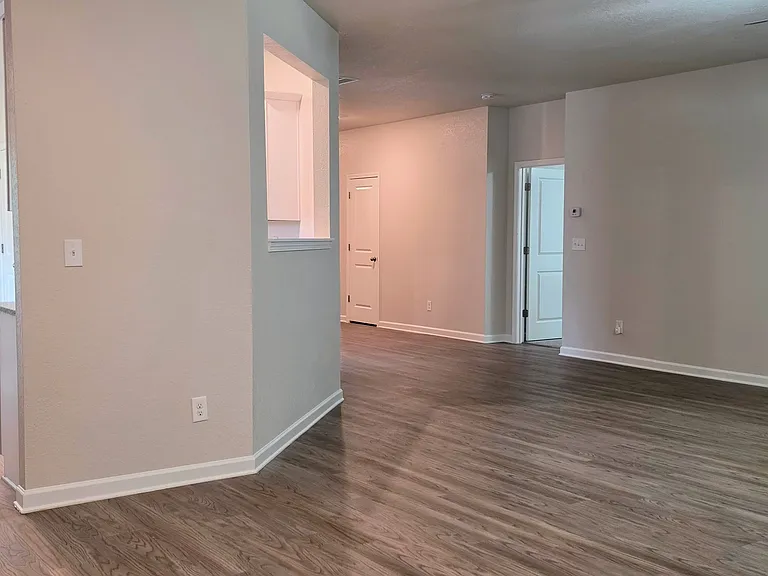 60 Katelen Ct — Photo 10