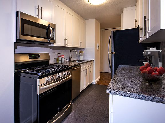 4th image of 1623 3rd Ave APT 4D