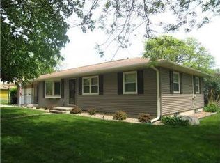 810 38th St SE, Cedar Rapids, IA 52403