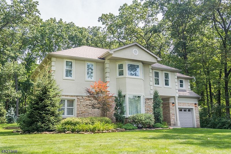 2nd image of 192 Mountain Rd