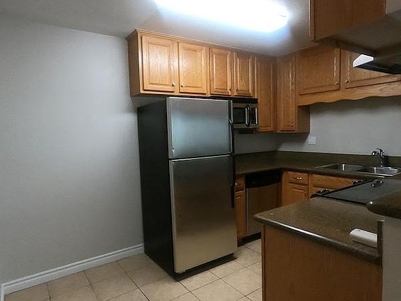 4th image of 1681 Bayview Heights Dr Unit 27