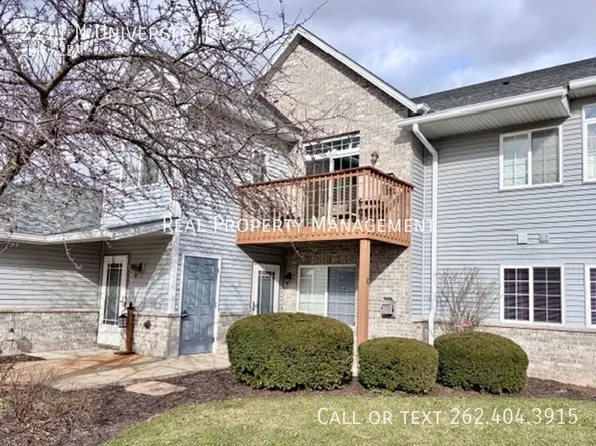 2211 N University Dr Unit 2, Waukesha, WI 53188