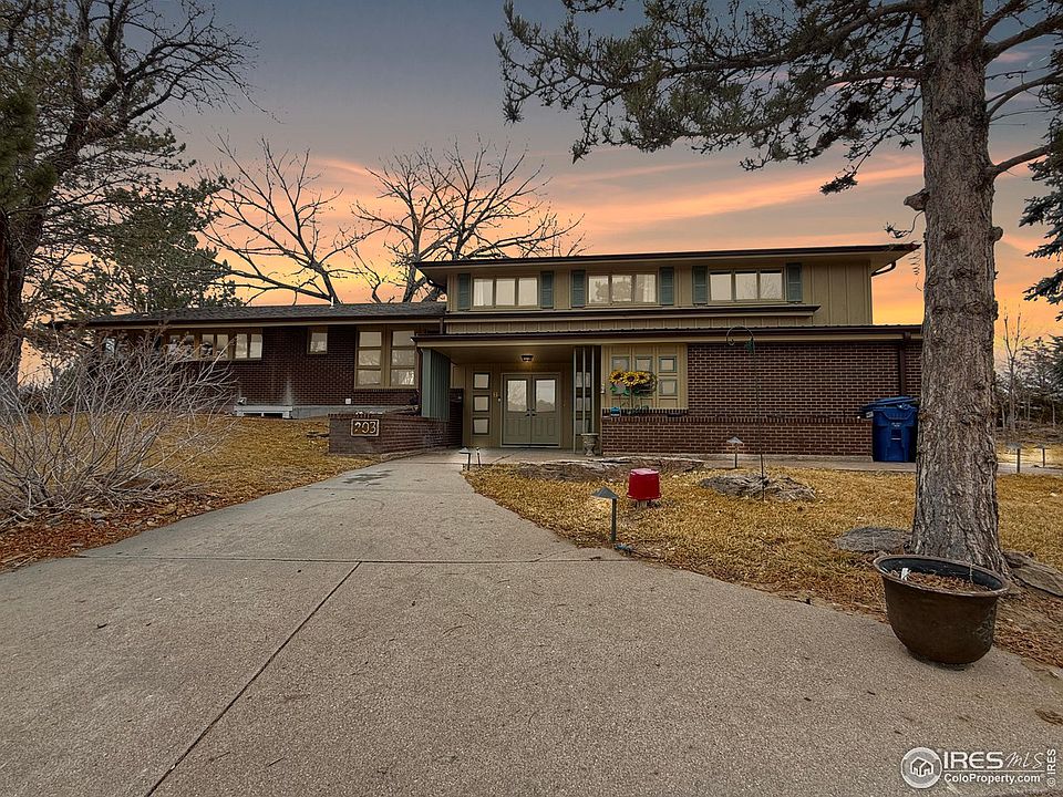 1st image of 203 Country Club Dr