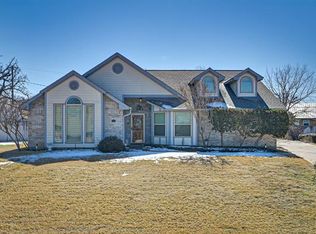 308 Hilltop Dr, Kennedale, TX 76060