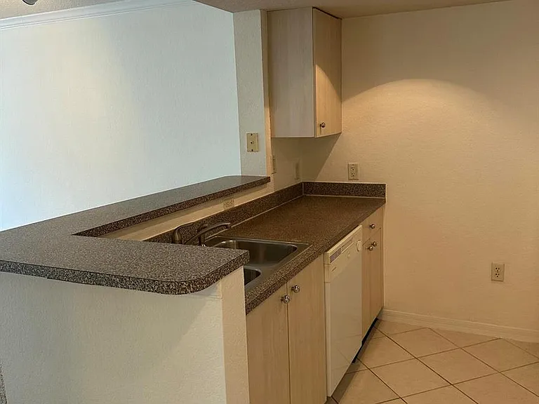 1801 N Flagler Dr #212 — Photo 3