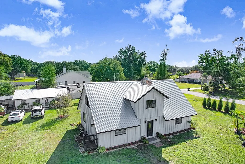 4 bed, 1952 sqft, $2,190 — Photo 4