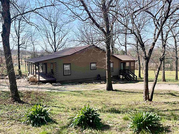 2nd image of 122 Runway Ln