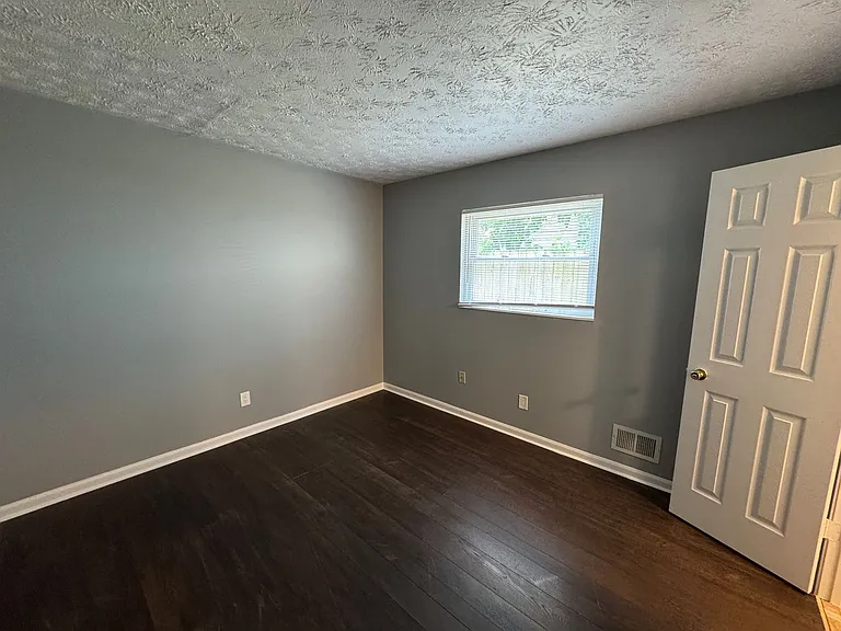 1019 S Randolph St — Photo 11