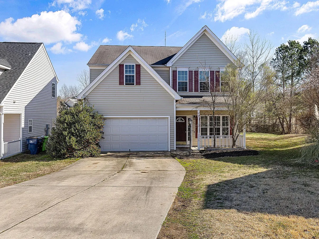 3 bed, 1964 sqft, $1,899 — Photo 1