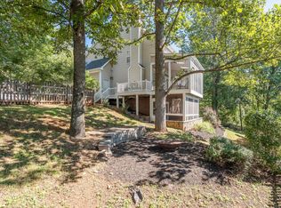 526 Fontana Dr, Charlottesville, VA 22911