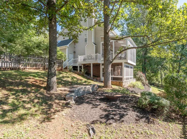 526 Fontana Dr, Charlottesville, VA 22911