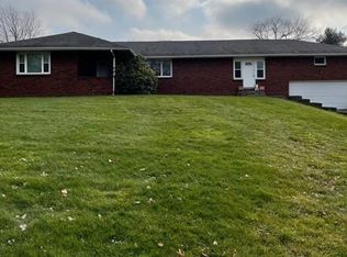 1803 Cherry Lane Dr SE, Hubbard, OH 44425