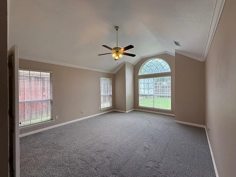 2321 Flanders Ln — Photo 8