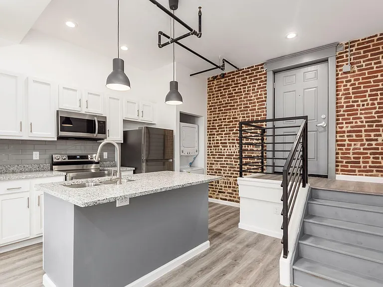 218 E Main St #2-F — Photo 1