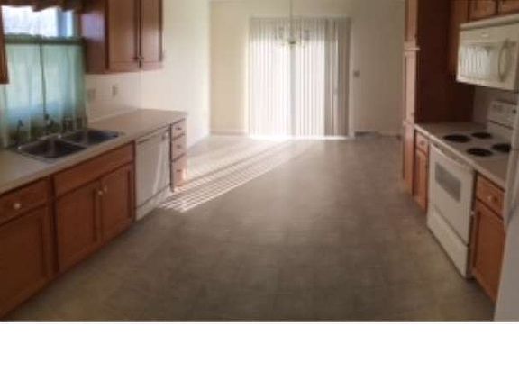4th image of 121 Sweetwater Ln #L-0430