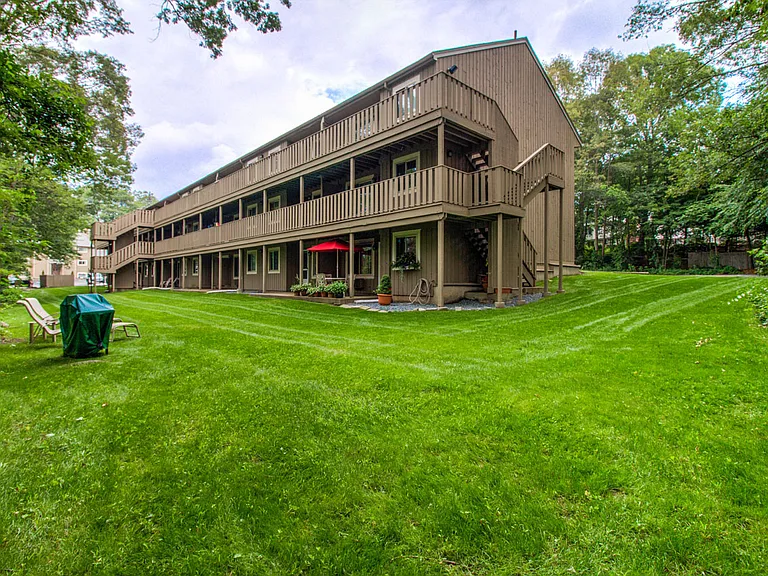 Meshanticut House — Photo 2