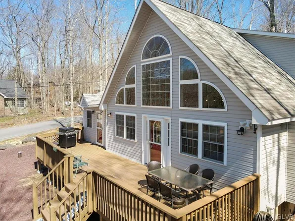 427 Orono Dr, Pocono Lake, PA 18347
