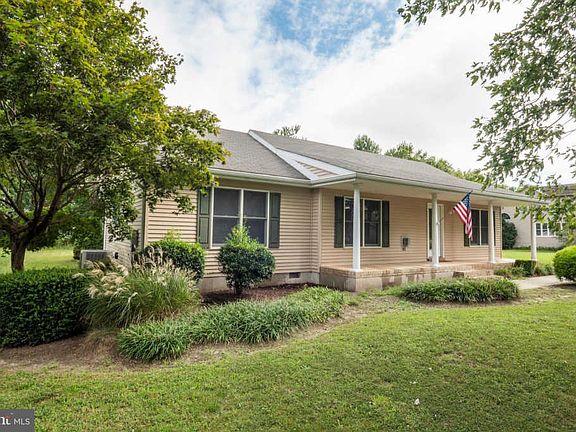 4th image of 414 Jackie Dr