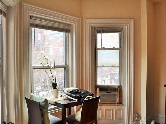 4th image of 225 Newbury St APT 3F