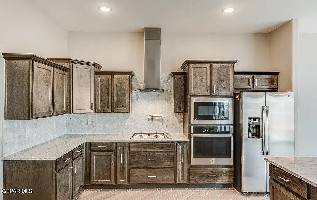 4 bed, 3.5 bath, 2135 sqft, $2,600 — Photo 3